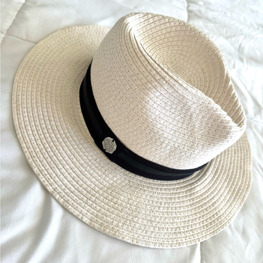 Vince Camuto hat